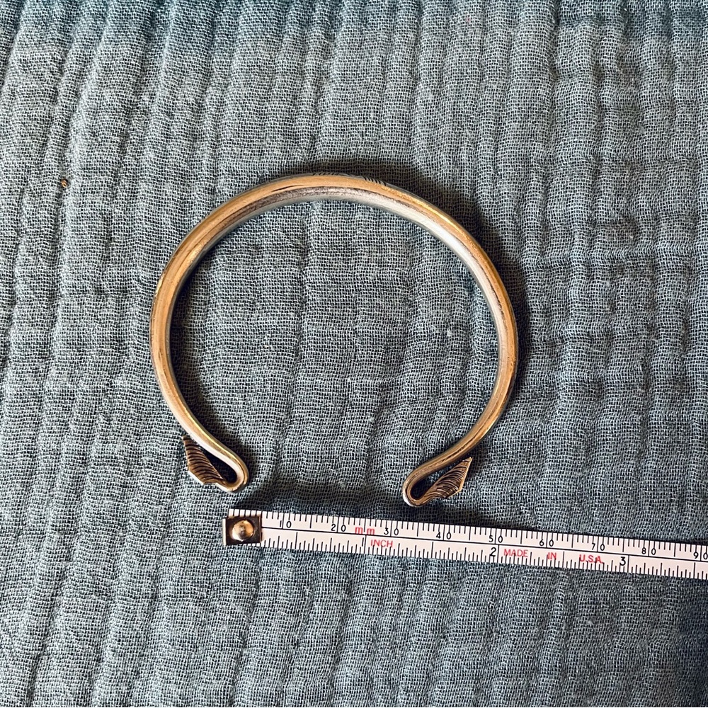 Engraved Silver Bangle Bracelet - a cuff with Floral Detailing - Picture 14 of 15